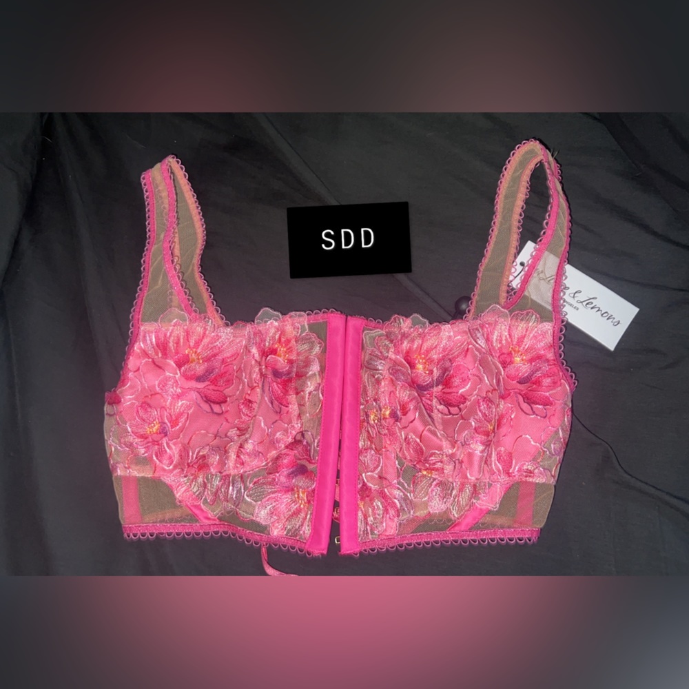 FOR LOVE & LEMONS
Hibiscus Embroidery Bustier